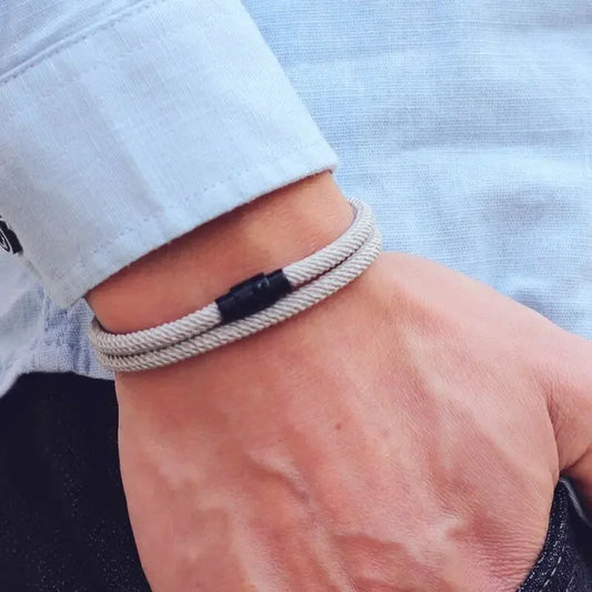 Brazalete de cuerda