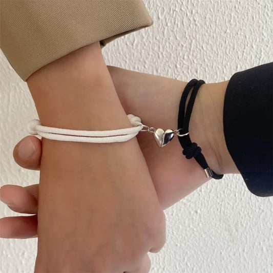 Pulseras con iman en forma de corazón